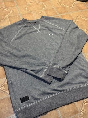 Vintage Oakley Heather Grey Raglan Crewneck - Size M